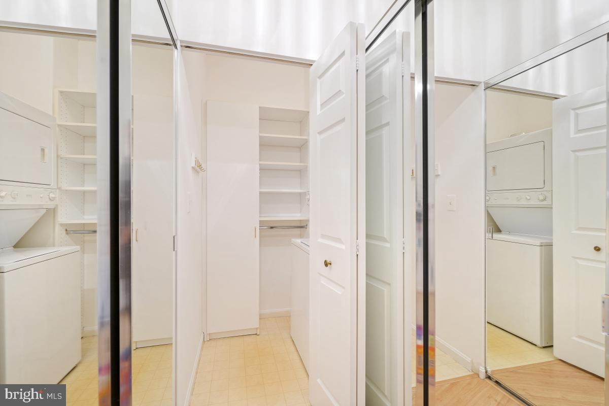 VANTAGE POINT WEST AT LW - Residential