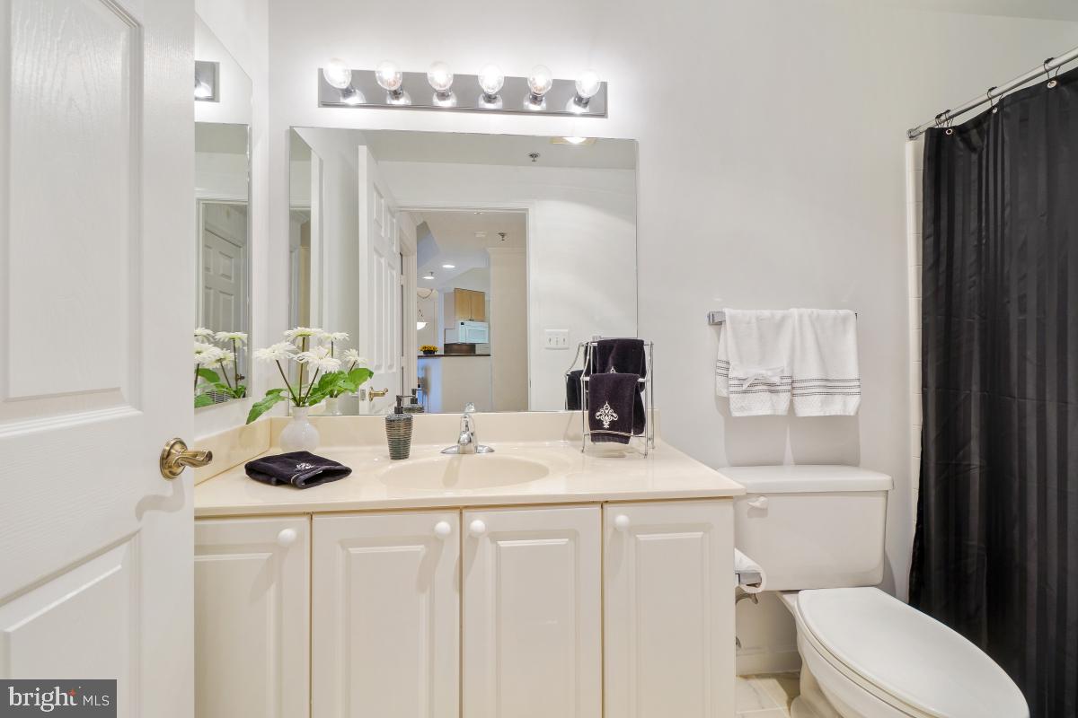 VANTAGE POINT WEST AT LW - Residential