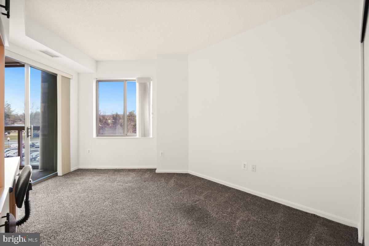 VANTAGE POINT WEST AT LW - Residential