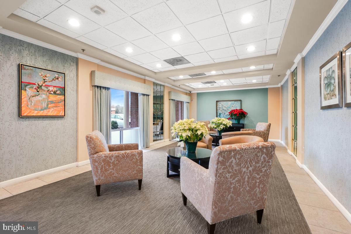 VANTAGE POINT WEST AT LW - Residential