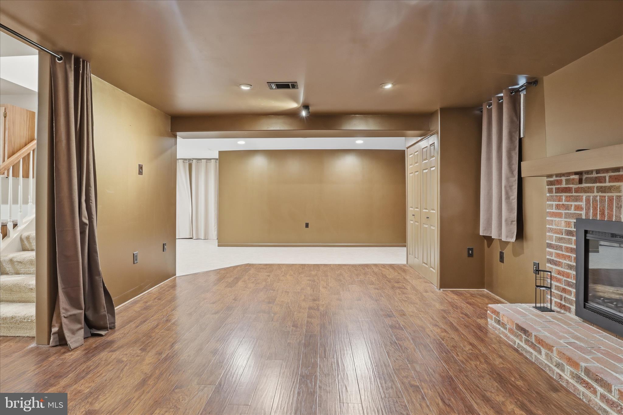 ARDMORE WOODS - Residential