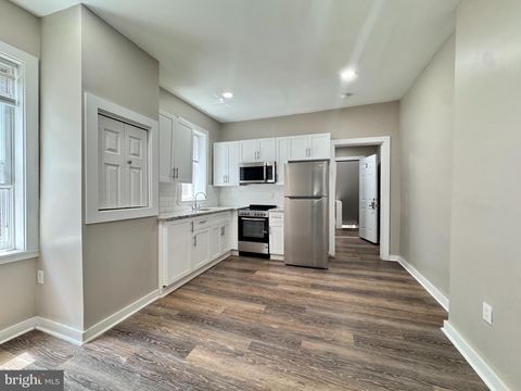 Townhouse For Rent - 247 S 44th Street #2<br/> PHILADELPHIA, PA 19104