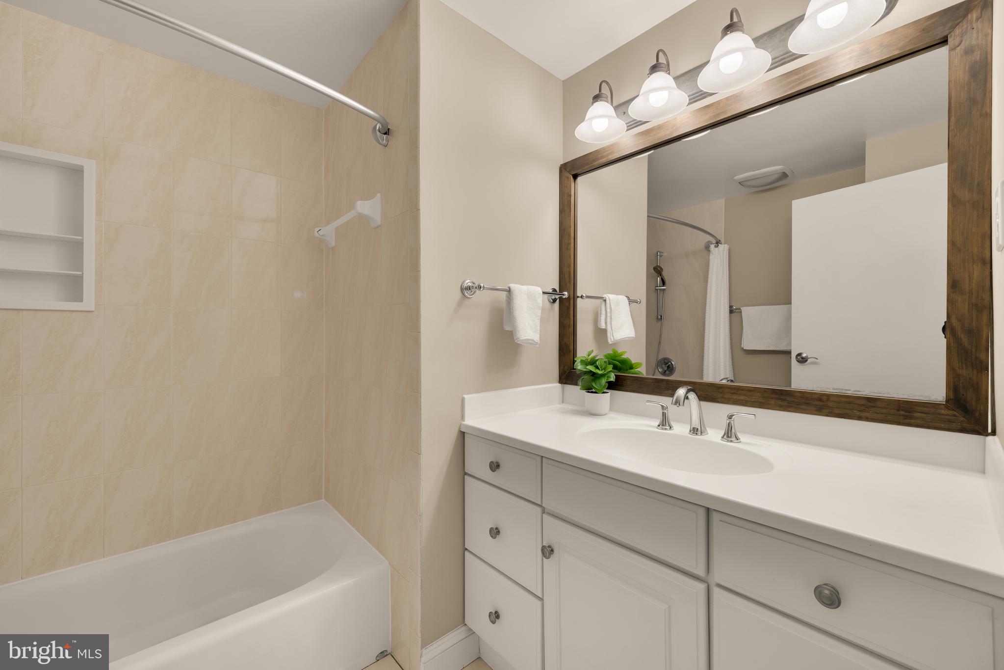 LEXINGTON ESTATES - Residential