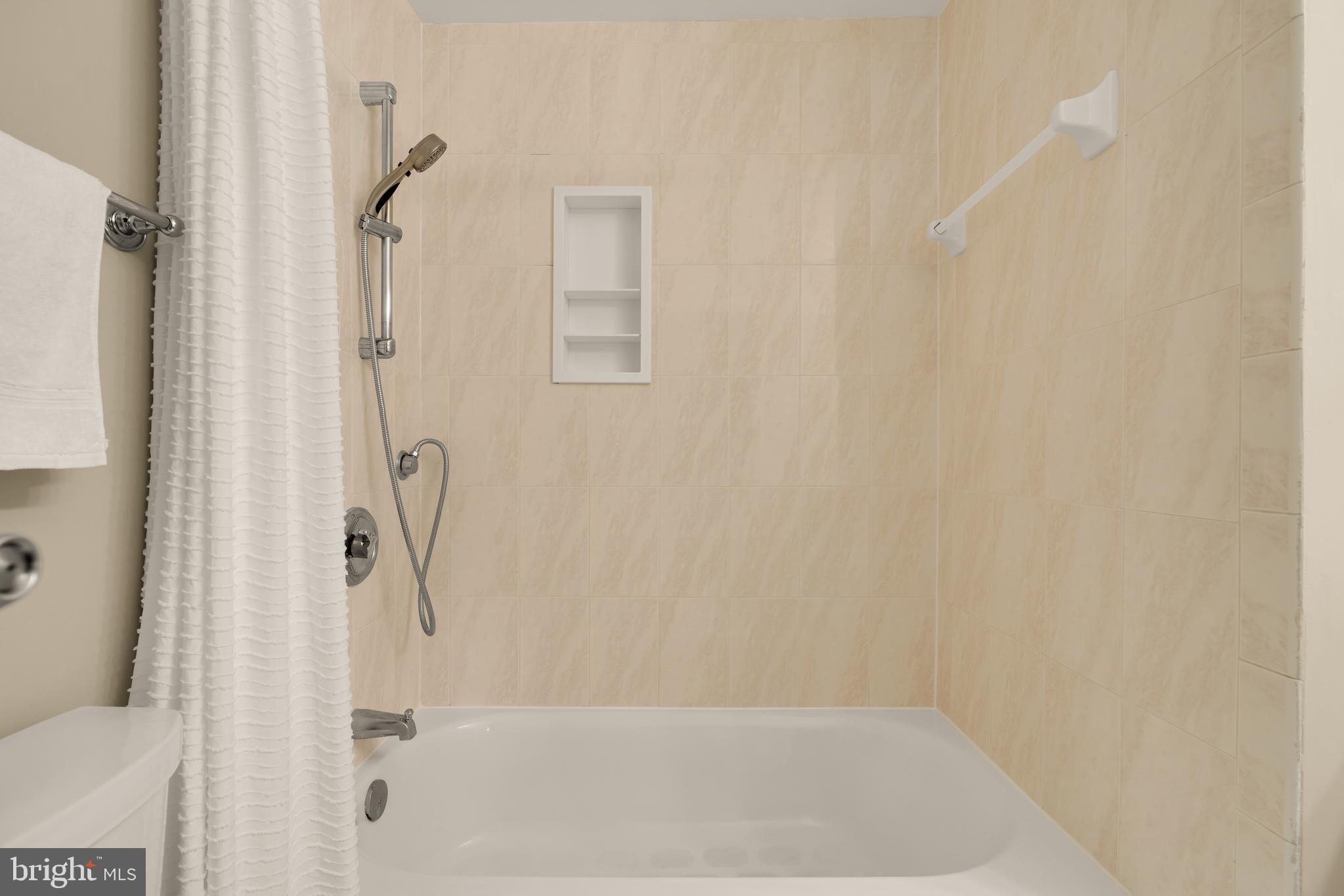 LEXINGTON ESTATES - Residential