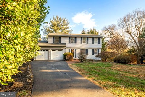 909 CANTLE LANE GREAT FALLS VA 22066