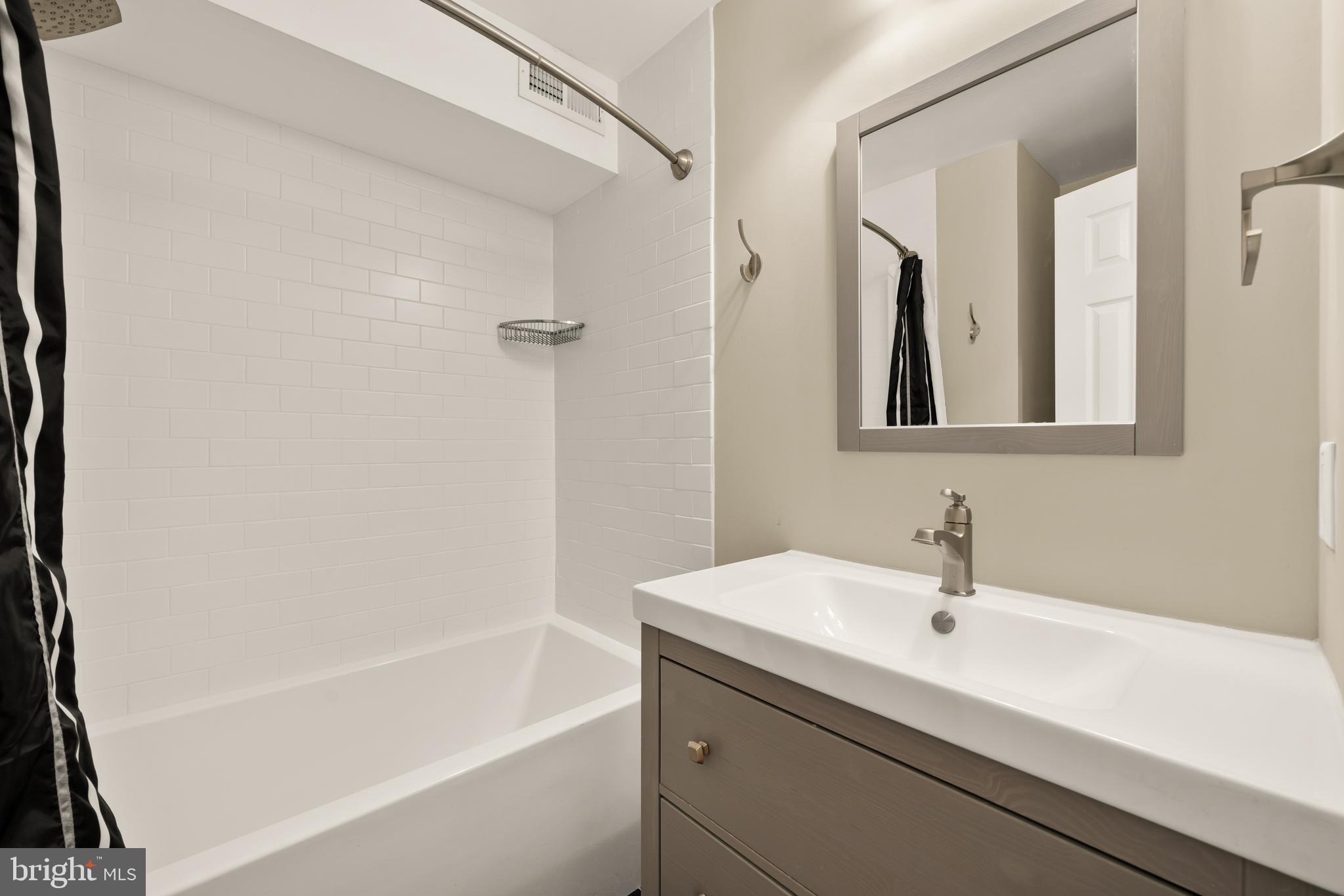 LEXINGTON ESTATES - Residential