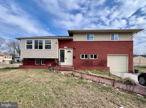 Photo of 8100 Oxon Hill Road, FORT WASHINGTON, MD 20744 (MLS # MDPG2186208)