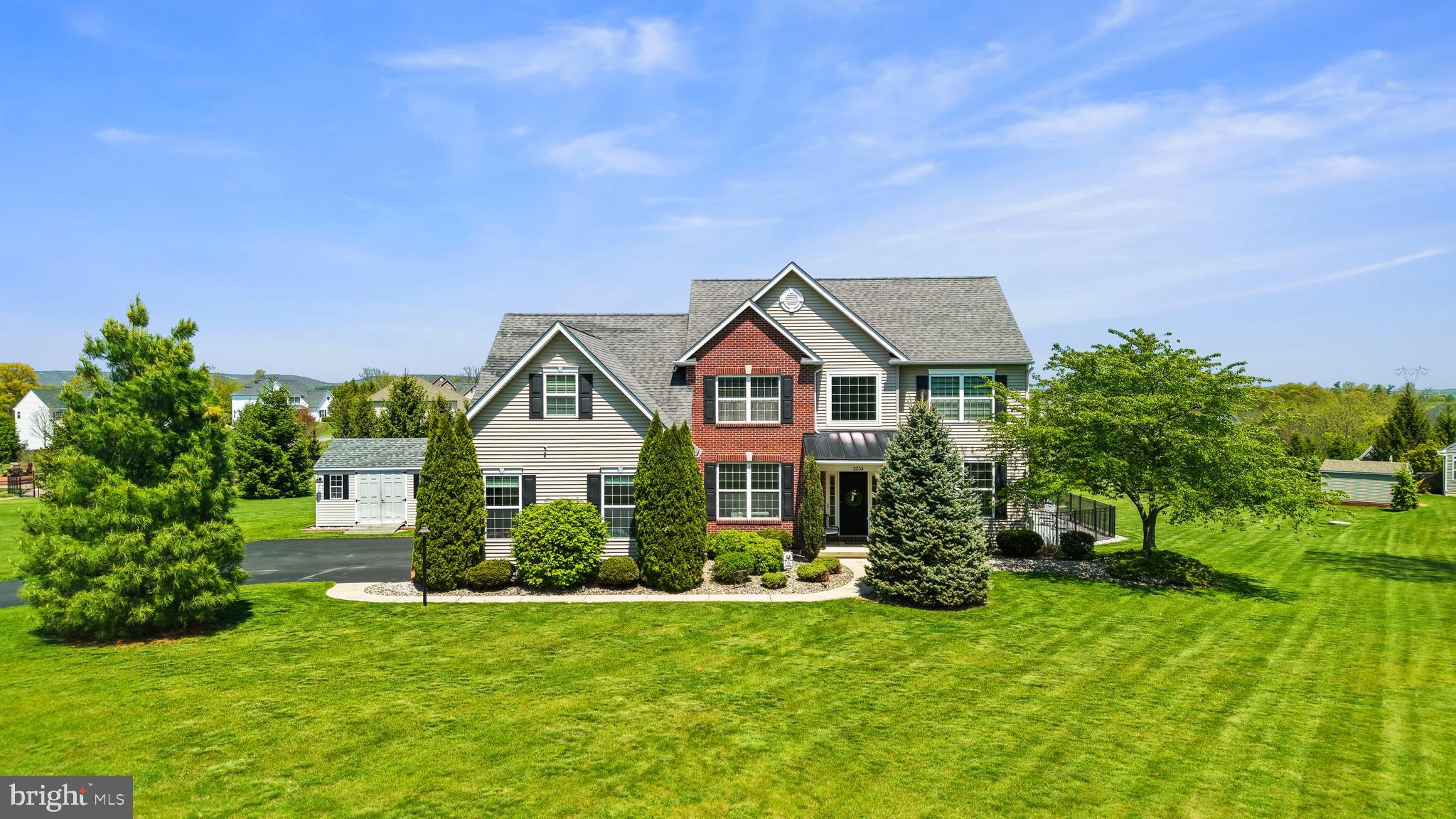 2255 REDWOOD DRIVE