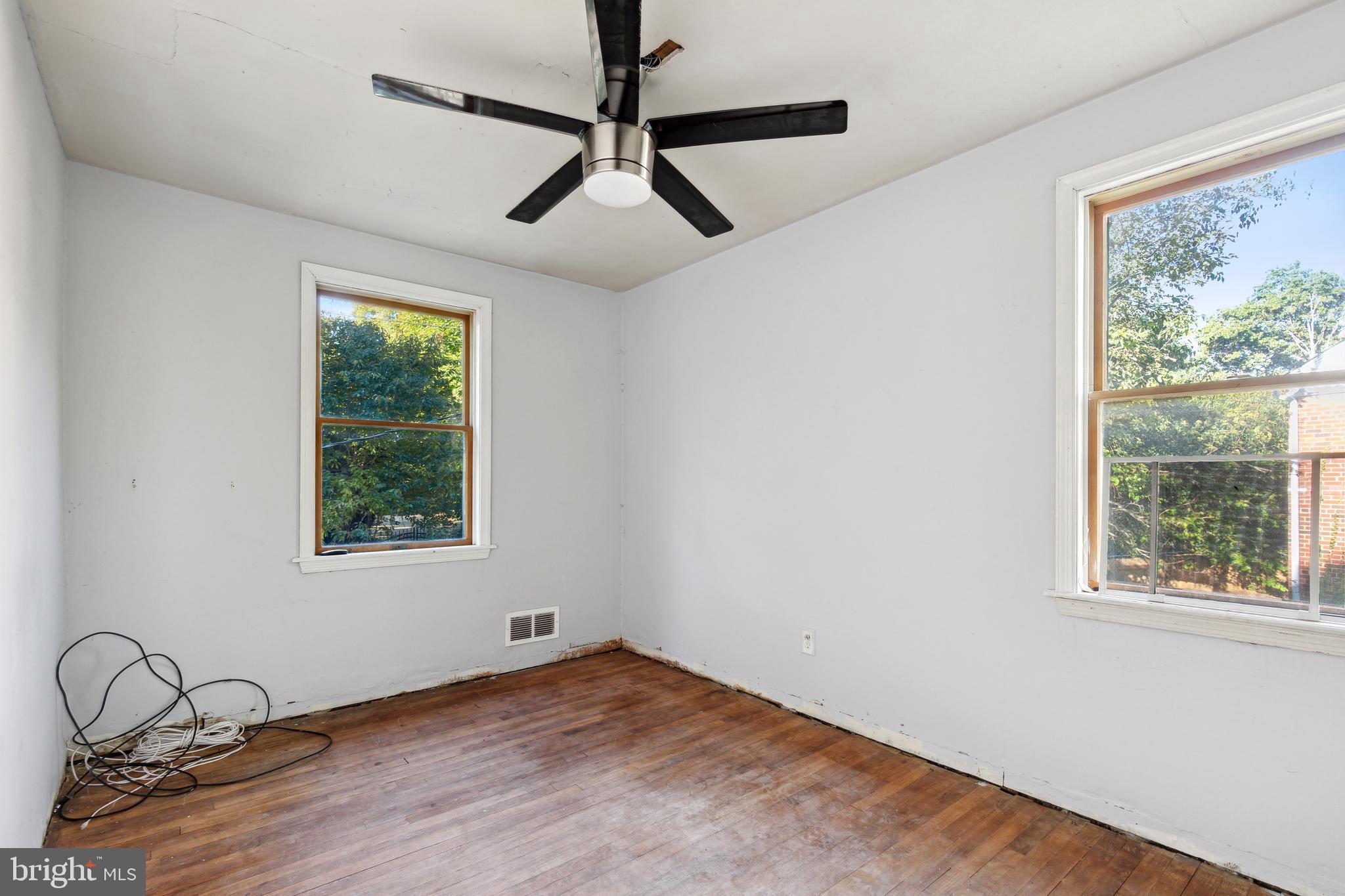 RADNOR WINSTON - Residential