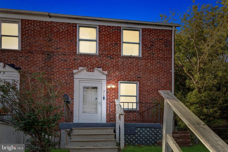 Don't miss this opportunity to make this home yours. Whether you're looking for great opportunity to invest in real estate or you are looking for a home for your family to live. The home does needs a little TLC.