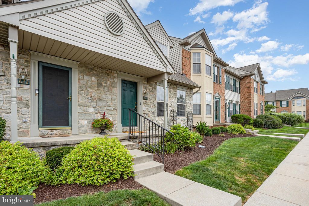 Photo of 824 Cobblestone Lane, LANCASTER, PA 17601 (MLS # PALA2074466)