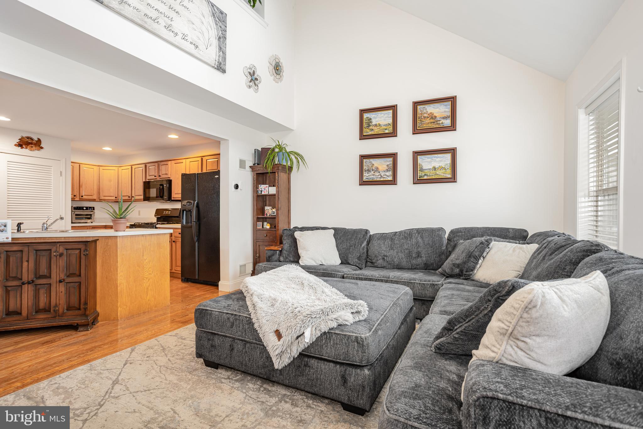 824 COBBLESTONE LANE