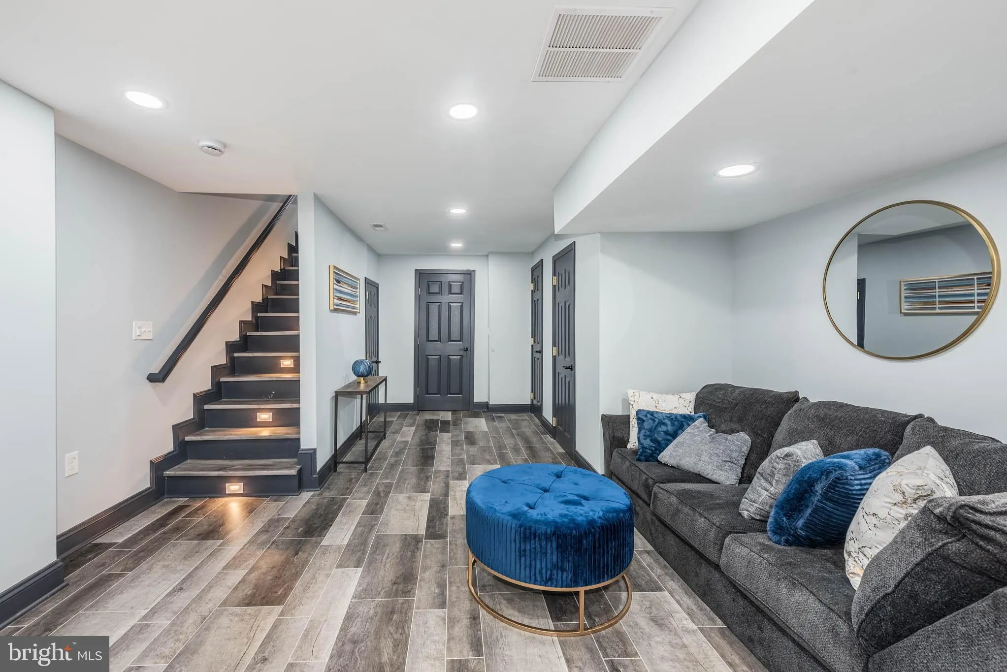 Baltimore, Maryland 21217, United States, 5 Bedrooms Bedrooms, ,6 BathroomsBathrooms,Residential,Pending,77576