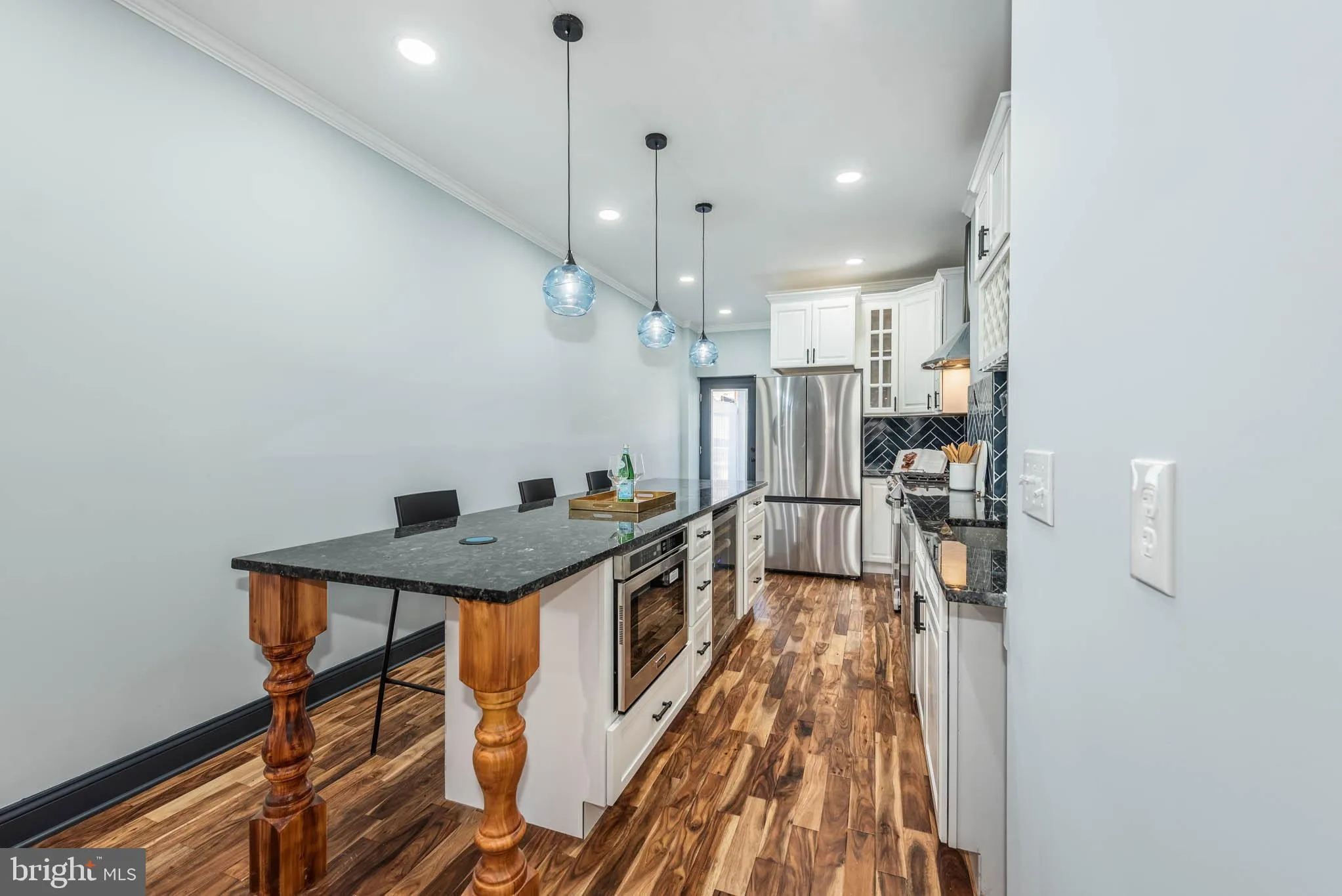Baltimore, Maryland 21217, United States, 5 Bedrooms Bedrooms, ,6 BathroomsBathrooms,Residential,Pending,77576