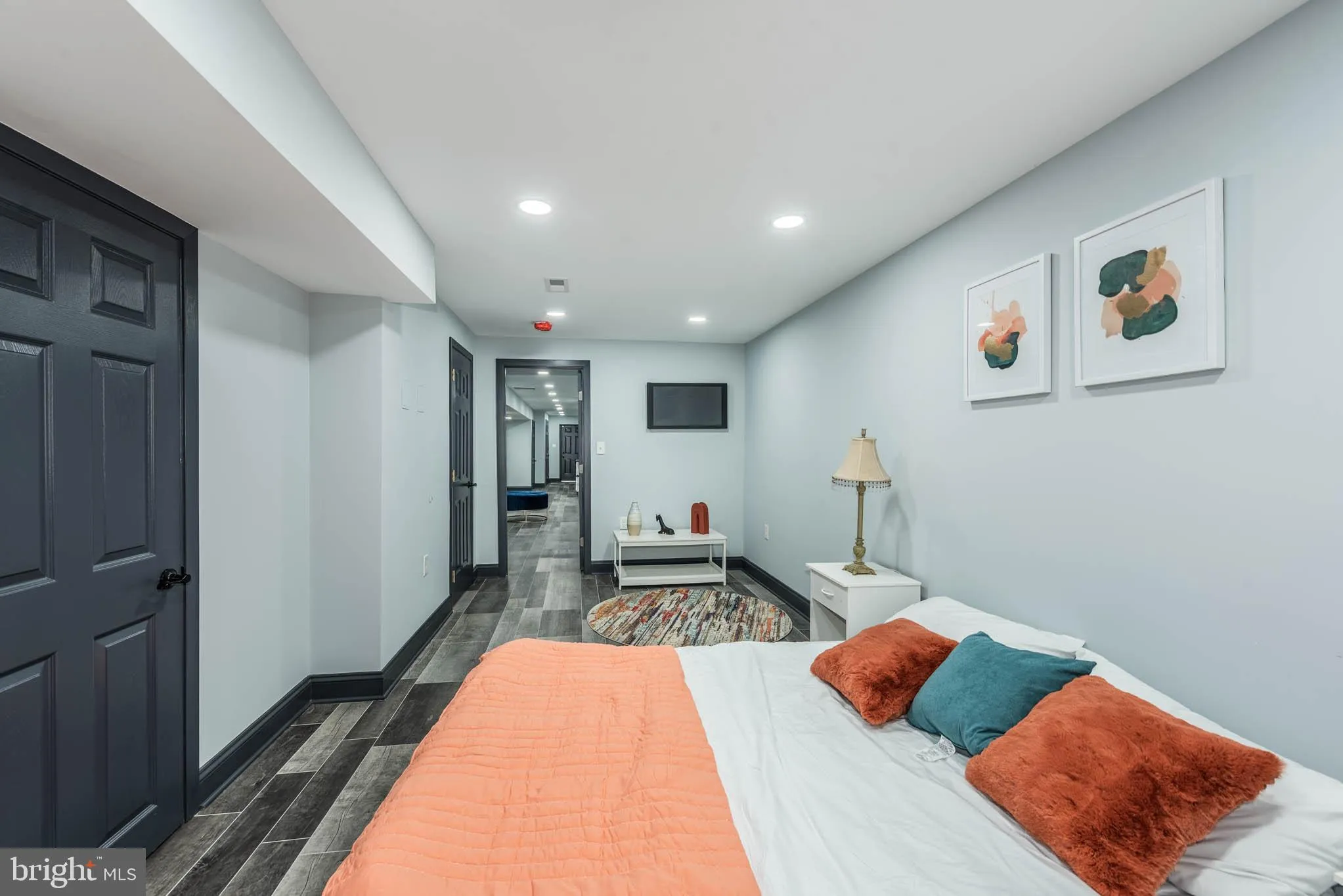 Baltimore, Maryland 21217, United States, 5 Bedrooms Bedrooms, ,6 BathroomsBathrooms,Residential,Pending,77576