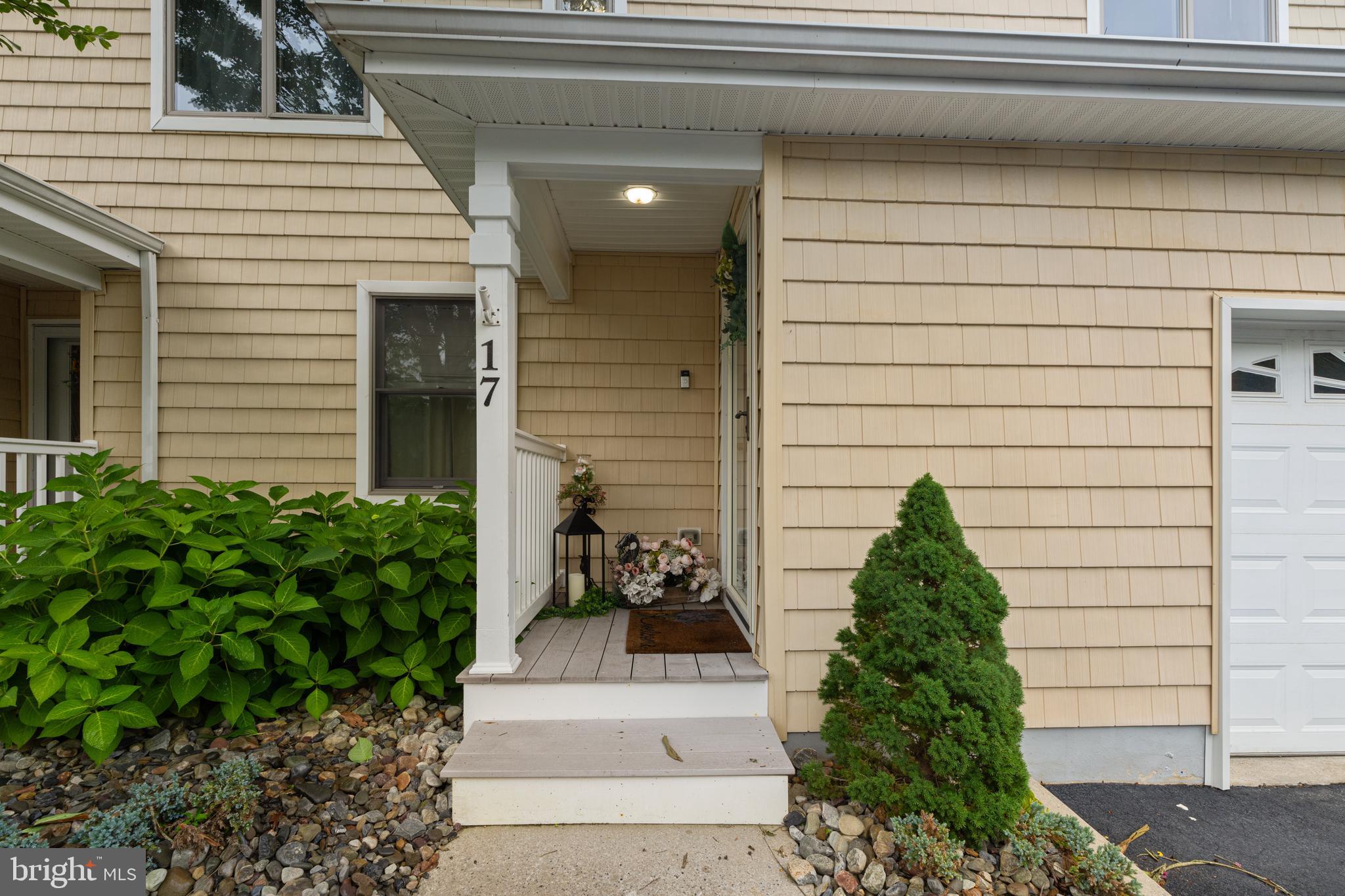 17 CATALINA DRIVE