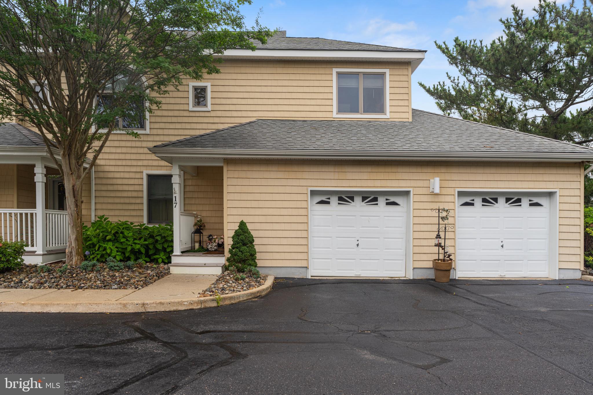 17 CATALINA DRIVE