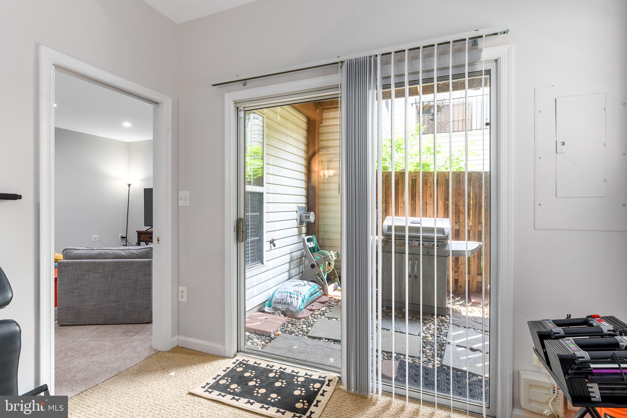 SQUIRREL HILL - Residential