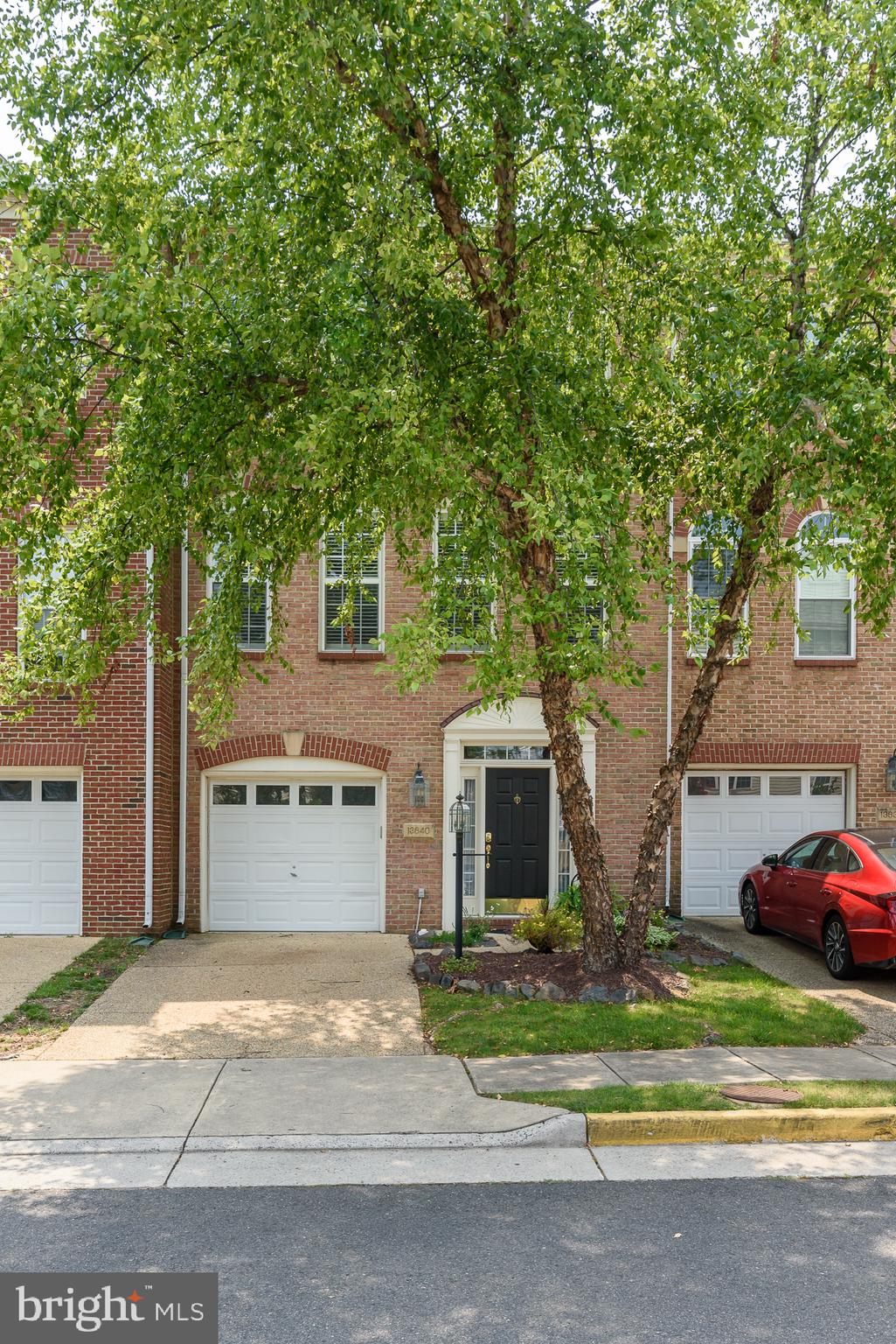 SQUIRREL HILL - Residential