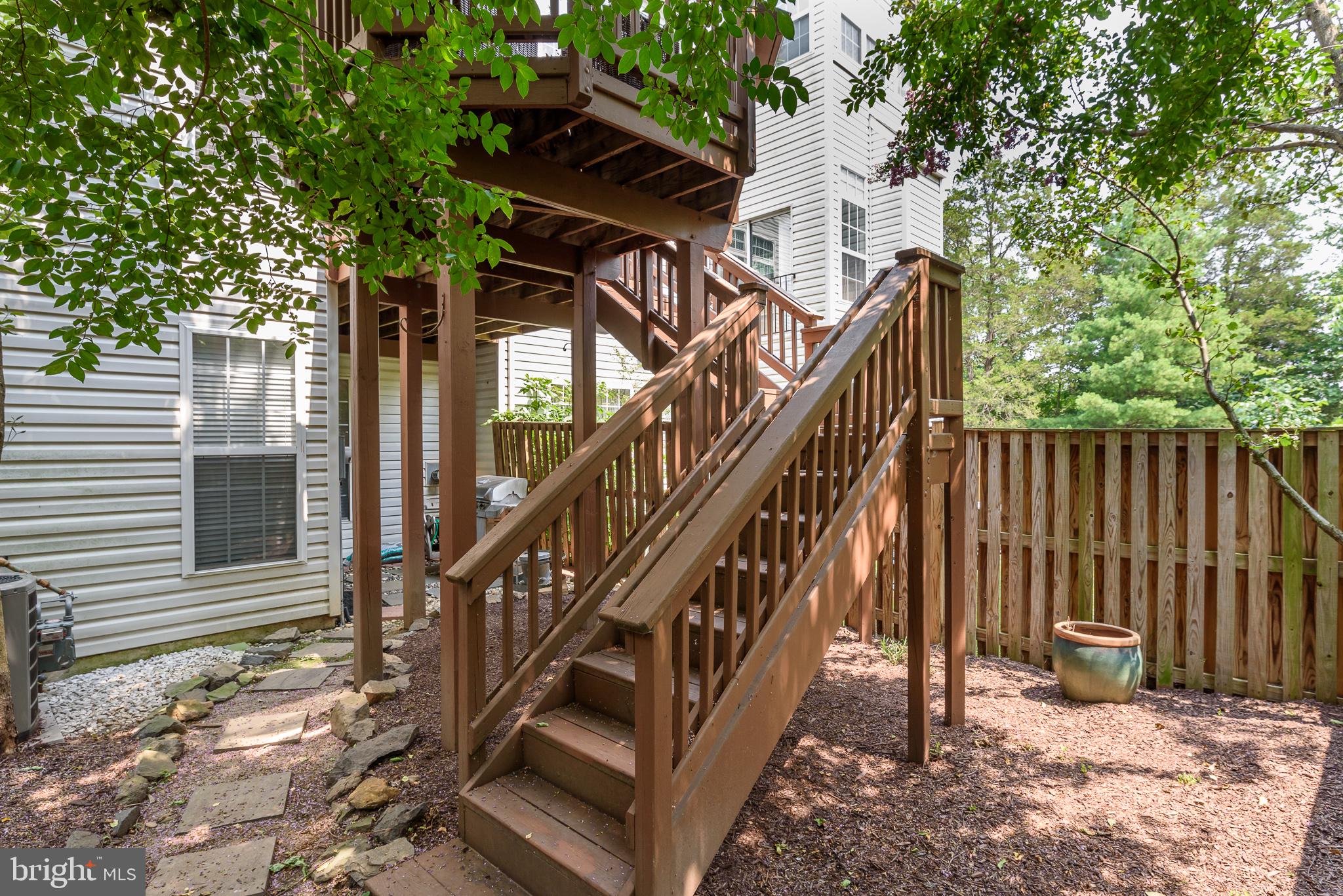 SQUIRREL HILL - Residential