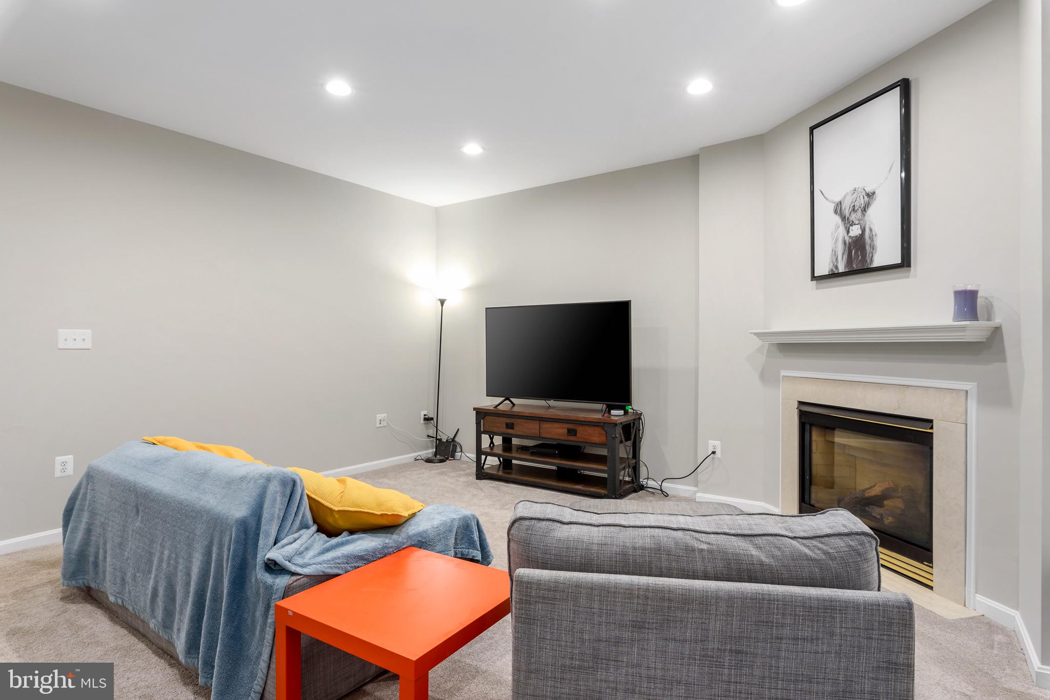 SQUIRREL HILL - Residential