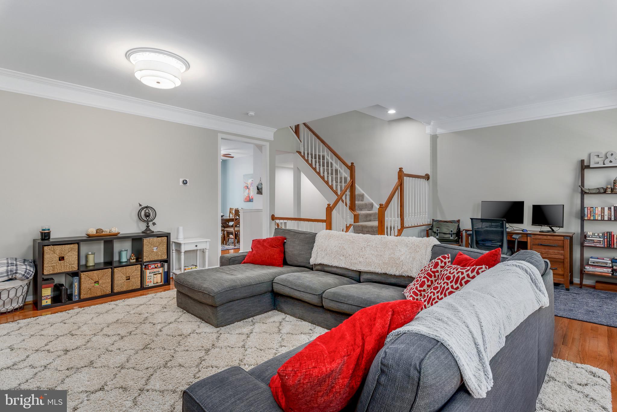 SQUIRREL HILL - Residential