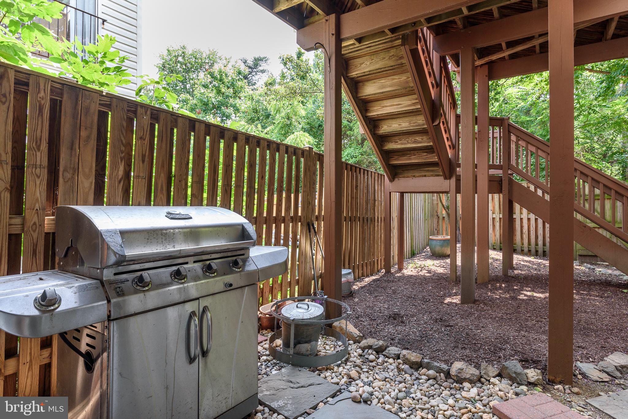 SQUIRREL HILL - Residential