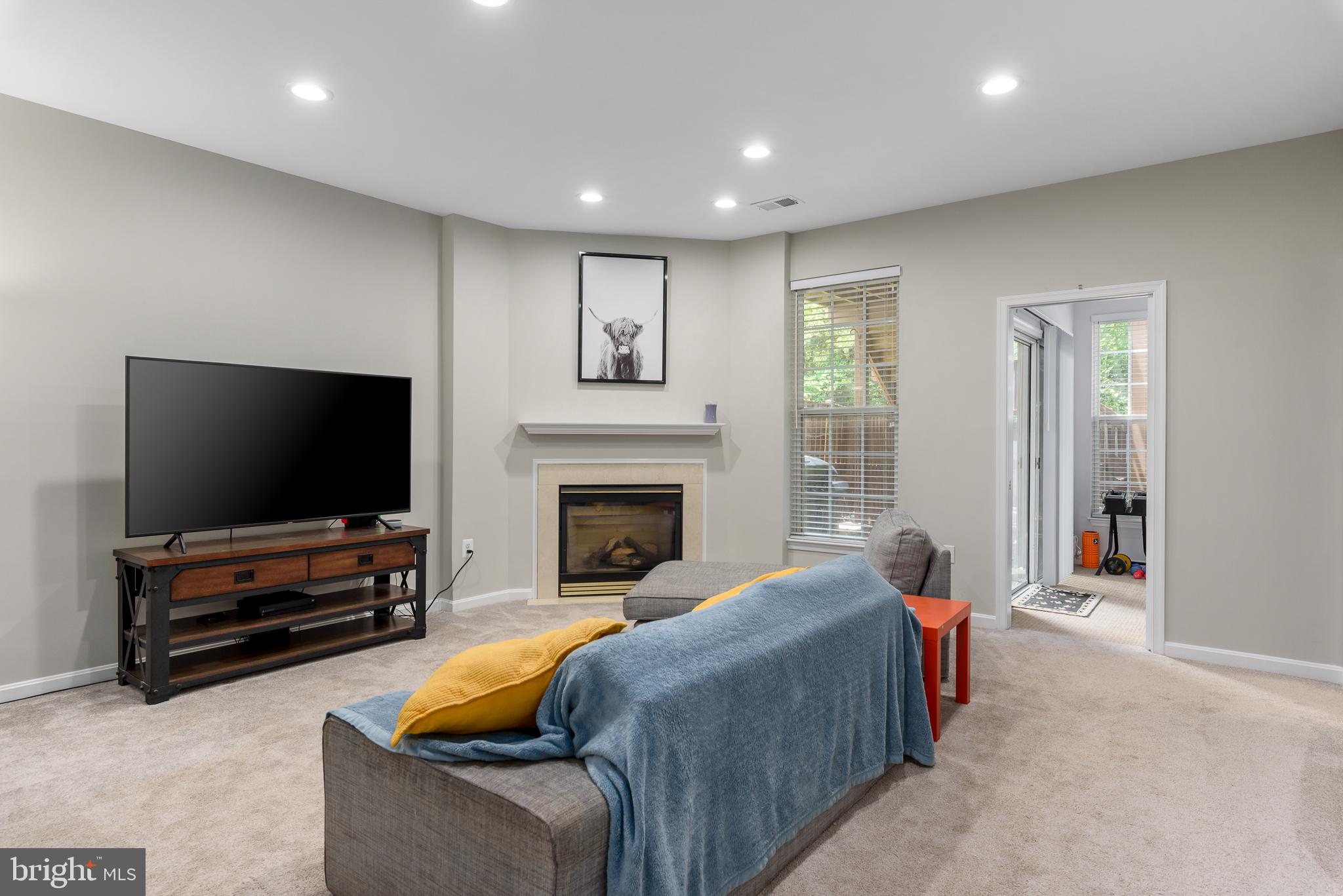 SQUIRREL HILL - Residential