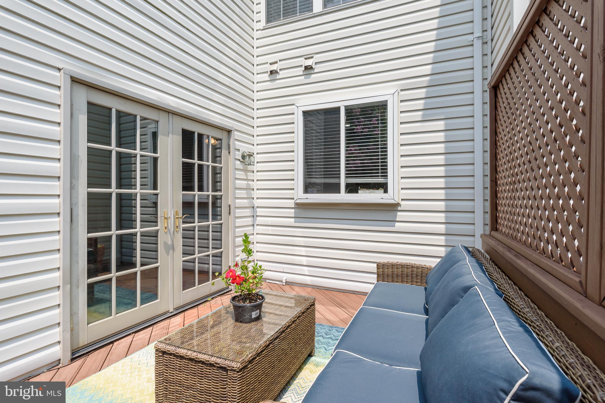 SQUIRREL HILL - Residential