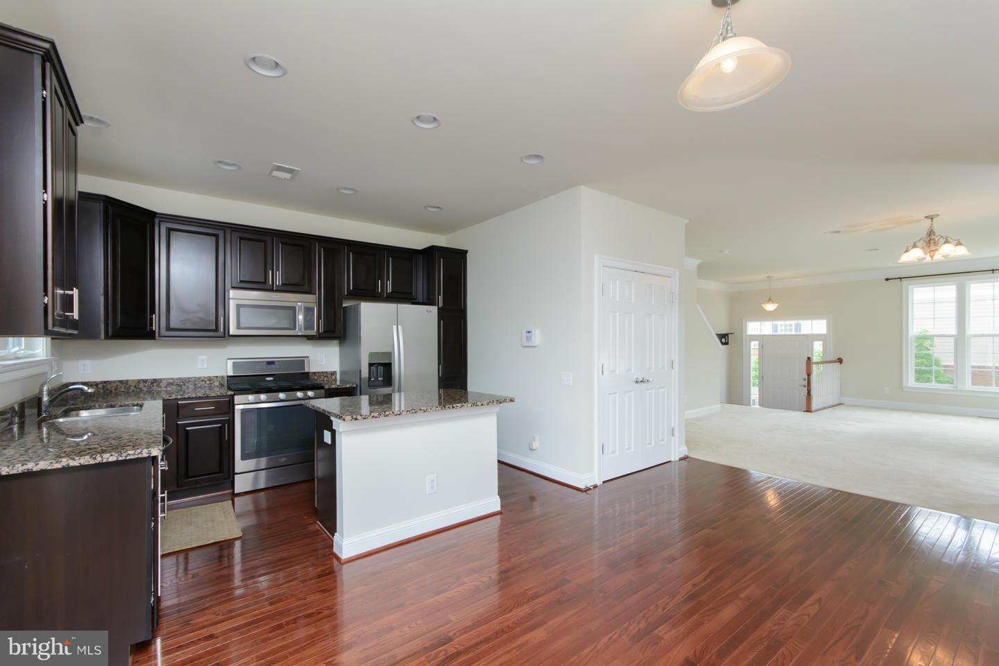 GOOSE CREEK VILLAGE NORTH - Residential Lease