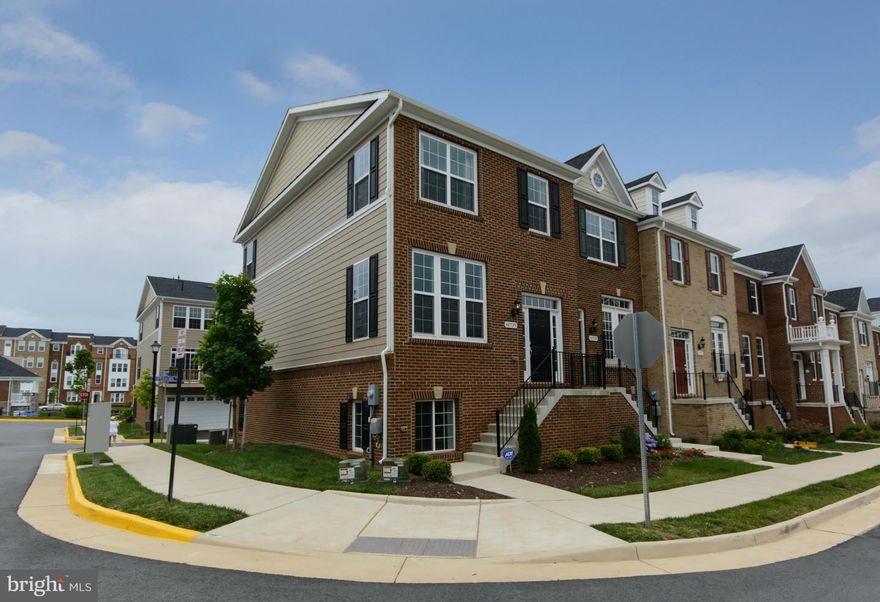 Beautiful condition, lightly lived in, nearly new town home in wonderful Goose Creek Village North. Kitchen with Granite counter, Stainless steel appliances, hardwood floors and balcony.  Spacious open floor plan.  Four bedrooms and three baths, two car garage end unit town home.  Lawn care included in rent.  No pets, no smokers.  $50 app fee, $100 repair deductible.  No more than 2 incomes to qua