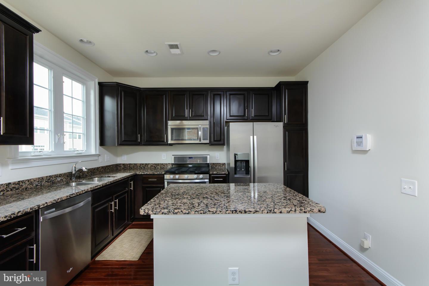 GOOSE CREEK VILLAGE NORTH - Residential Lease