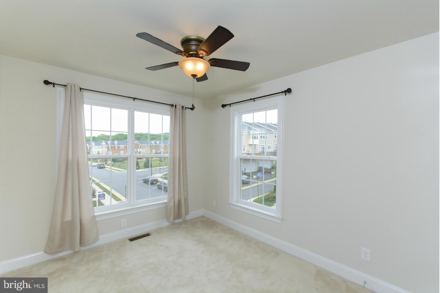 GOOSE CREEK VILLAGE NORTH - Residential Lease