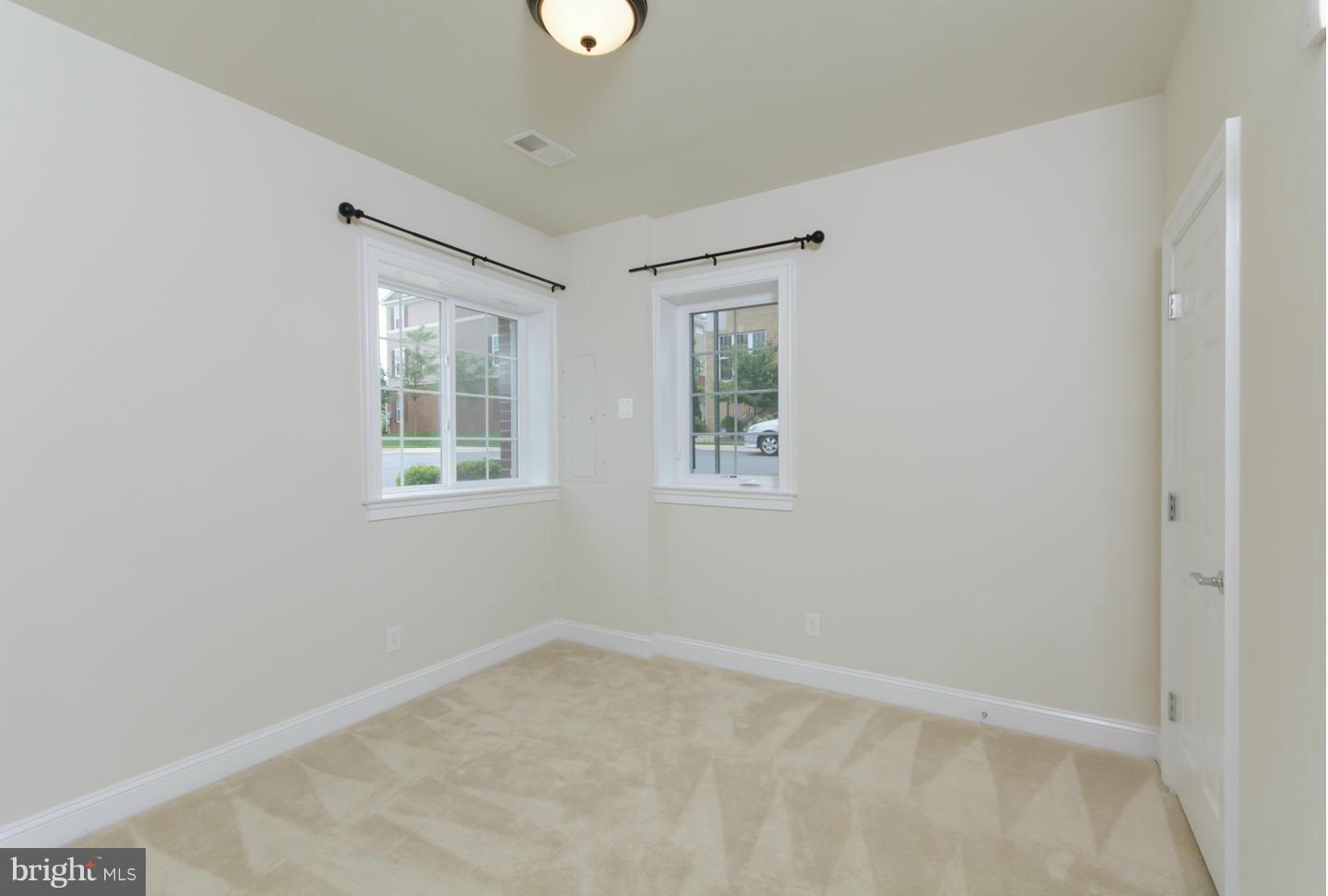 GOOSE CREEK VILLAGE NORTH - Residential Lease