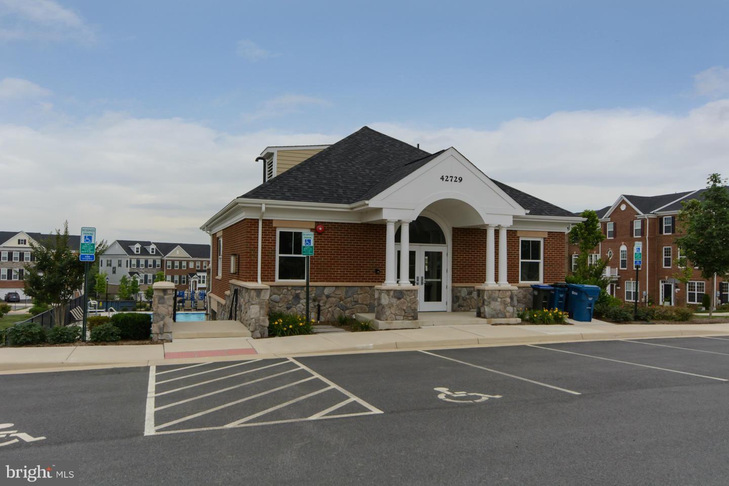 GOOSE CREEK VILLAGE NORTH - Residential Lease