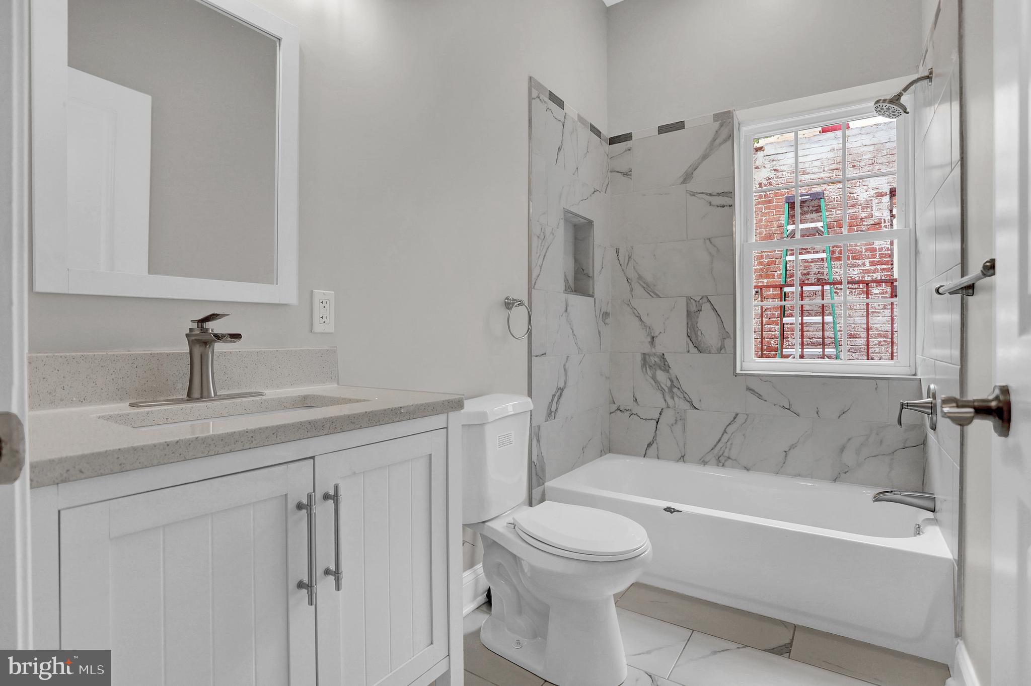 MIDTOWN EDMONDSON - Residential Lease