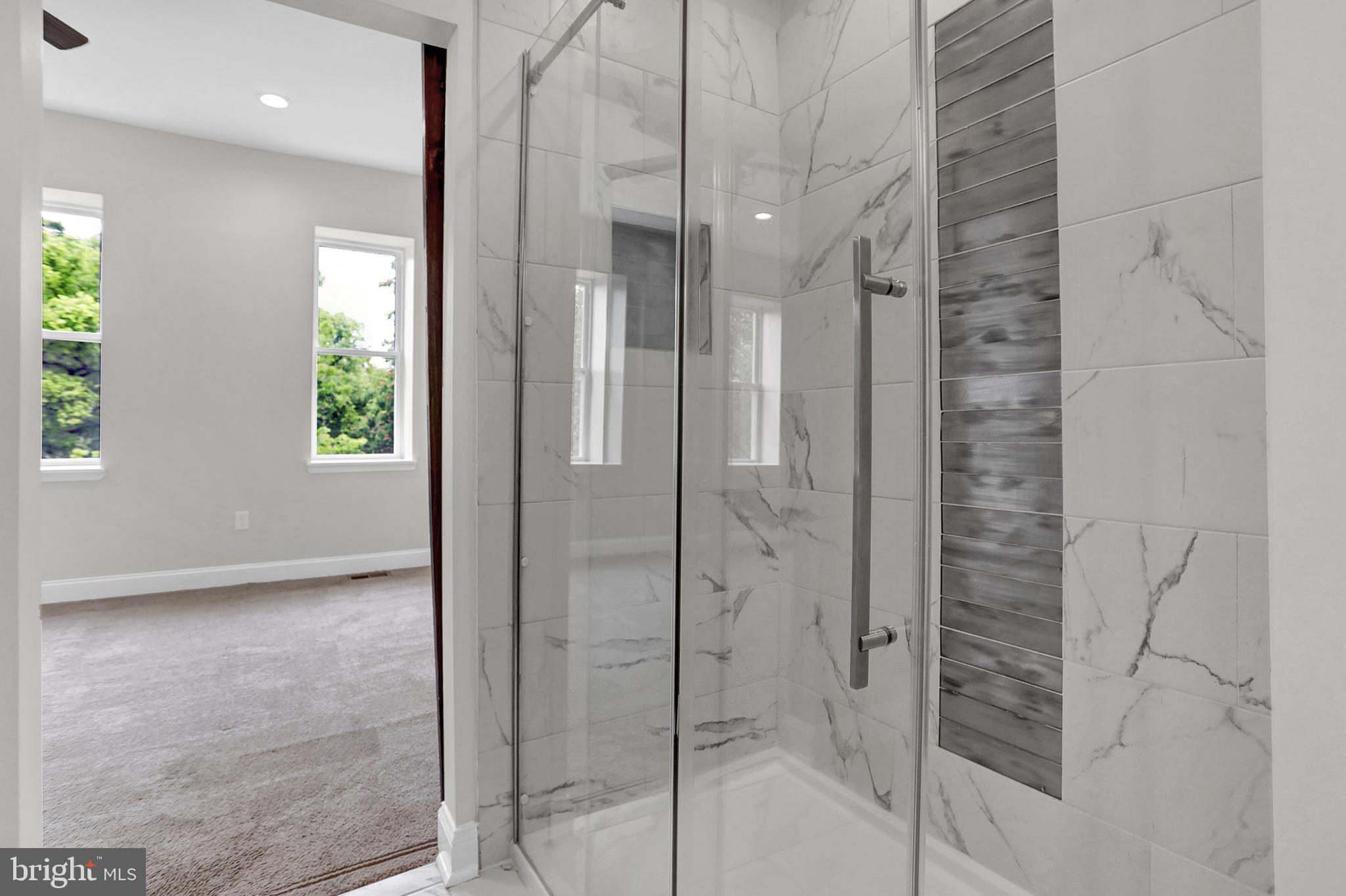 MIDTOWN EDMONDSON - Residential Lease