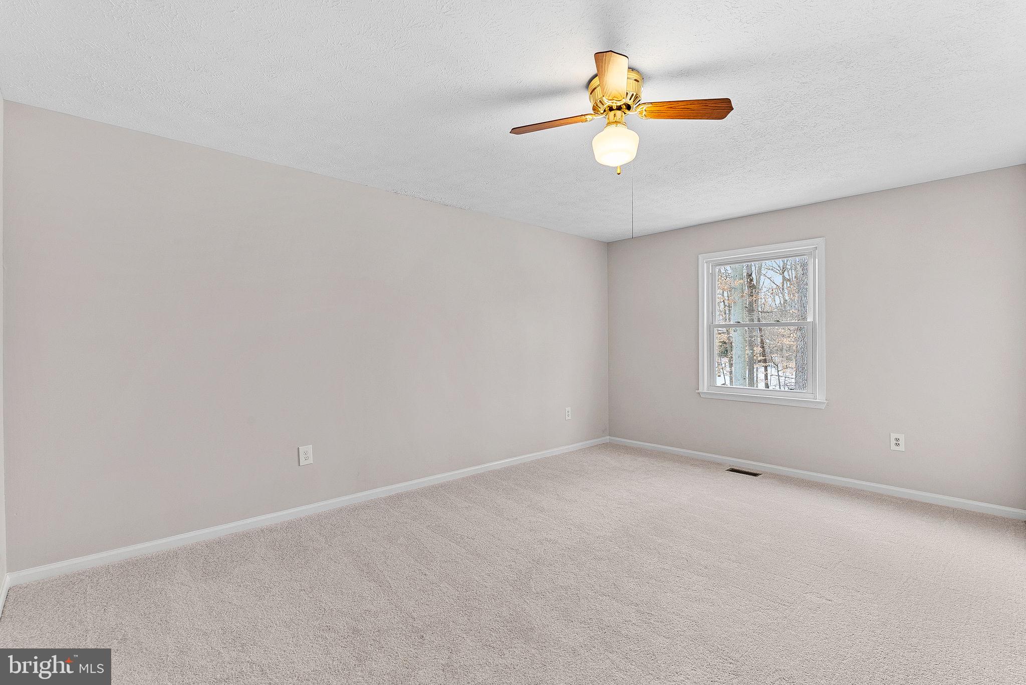 COUNTRYSIDE - Residential