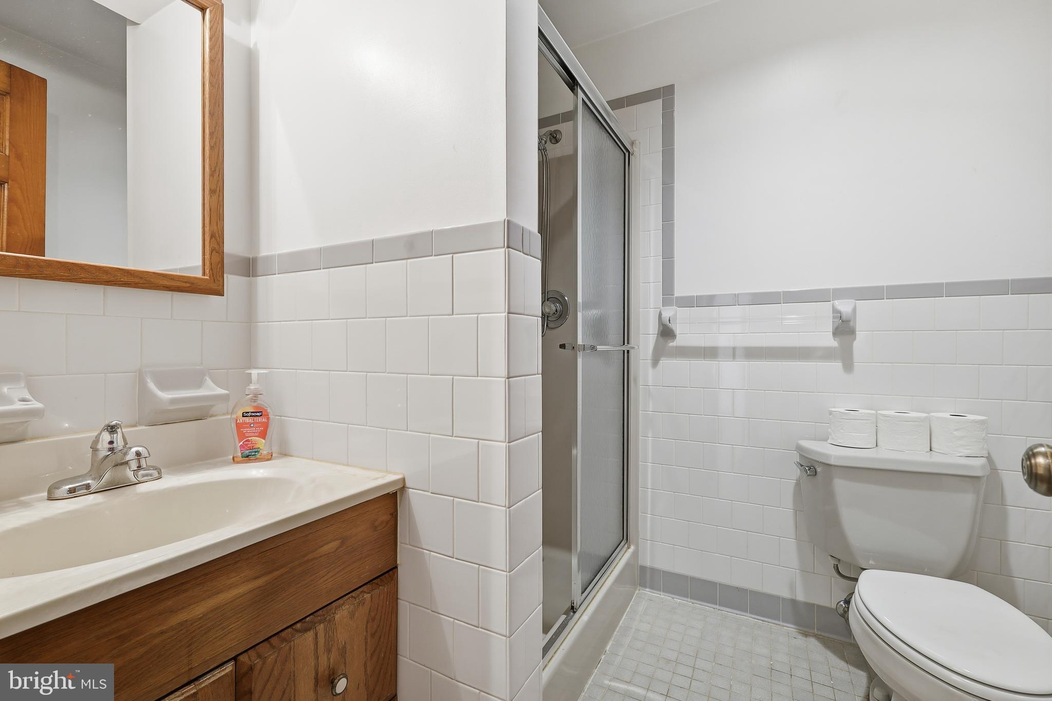 ROCK CREEK PALISADES - Residential Lease