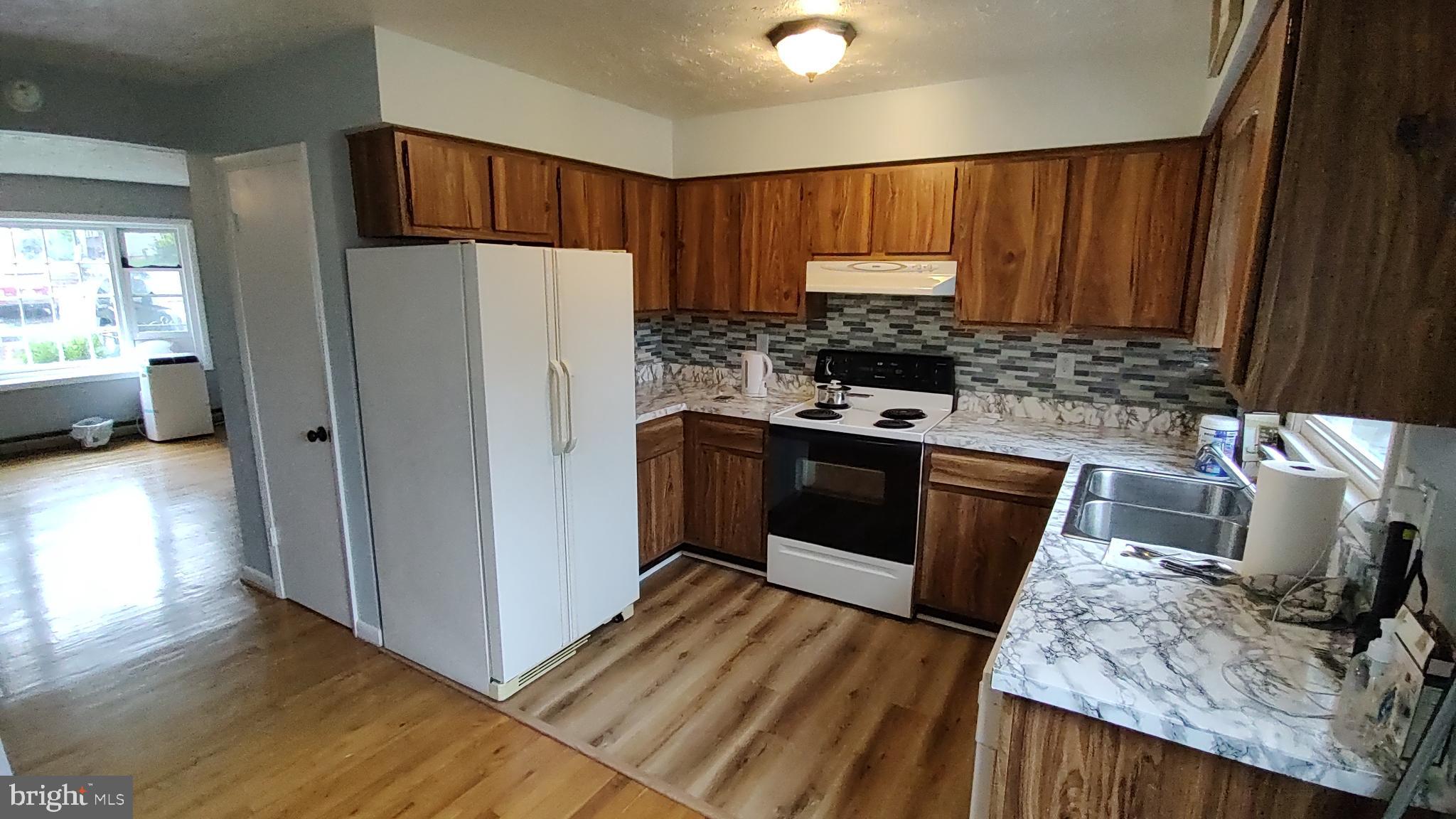 HOFFMAN HEIGHTS - Residential Lease