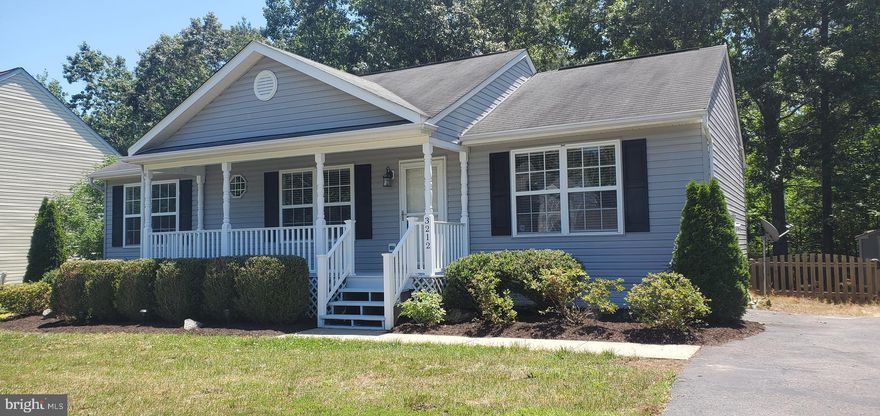 Let this charming rambler welcome you in with a rocking chair front porch. The smart, functional floor plan and vaulted ceilings mean living larger than its square footage measures. You will find the quaint 3 bedroom, 2 bath home has hardwood floors in gleaming condition. The primary suite breathes relaxing vibes throughout the space, including the primary bath which includes a double vanity, soaking tub, walk-in shower, and walk-in closet. On the other end of the home, you will find the 2nd and 3rd bedrooms have carpet and ceiling fans for added comfort, with easy access to a full bathroom (tub/shower combination) in the hall. Hall laundry closet includes cabinets and W/D hookup. The eat-in kitchen is equipped with stainless appliances, oak cabinets, and abundant storage. Hardwoods in the kitchen and dining area make cleanup easy. A walk-in pantry is ample storage for Costco sized staples. French doors in the kitchen open to a large walk-out deck and fenced backyard oasis. A large shed is a great place to store sporting equipment or lawn tools. 

The Lancaster Gate neighborhood is an active community with lots of dog walkers, runners, and strollers. The community park sits at the beginning of the neighborhood, enticing soccer plays to take the field and a playground for the young or the young at heart. Paved walking paths around the field are a great way to watch the activity and get some exercise.

Save your money and do not pay an application fee online without talking to the listing agent first. Once Landlord has pre-screened your qualifications as meeting the rental criteria (Income of at least 3 times the monthly rent, stable employment (with a stable employer), 675 minimum credit score, current on all bills, and pre-qualified any pet(s), a link will be sent to you to apply via RentSpree ($30 per adult) for completing a credit & background check. Pets considered case-by-case, with additional fee of $300 and monthly rent of $30. No aggressive breeds. Pet Policy: NO CATS. Landlord is not accepting vouchers at this time.