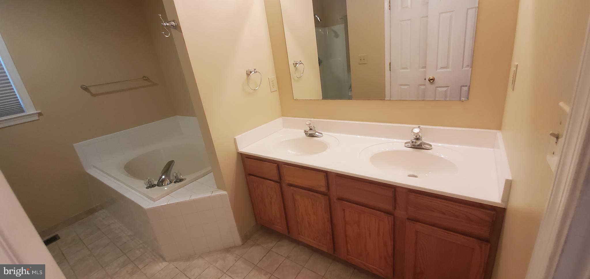 LANCASTER GATE - Residential Lease