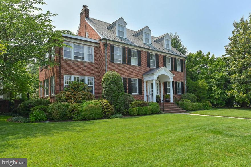 1936's elegance meets today's modern needs/wants. Gracefully sited with a detached 2 car garage this comfortable home has housed three families in its history. This dream home is located on a premier street in Belle Haven just 5 mi S of Old Town & a quick commute to DC. High Ceilings, marble bathrooms, great entertaining spaces, custom built-in's- this one has it all!