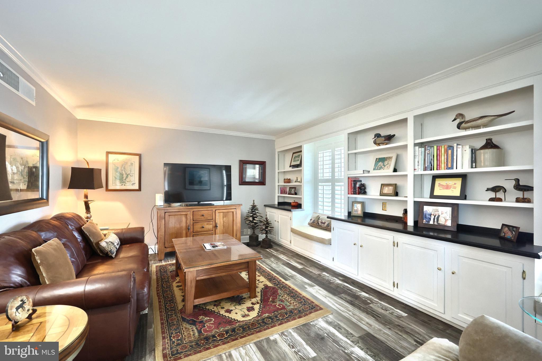 CLOVER LANE - Residential