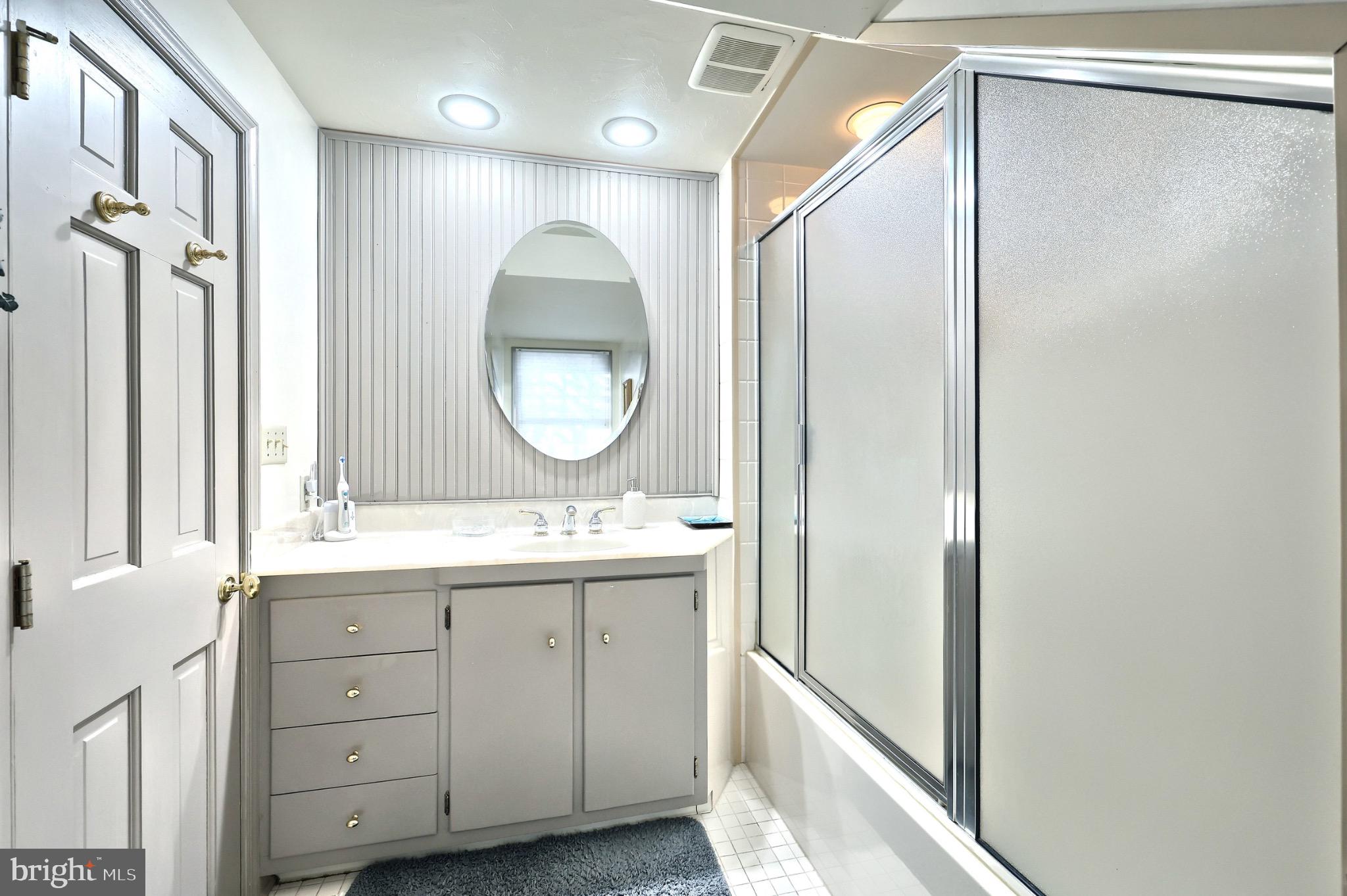 CLOVER LANE - Residential