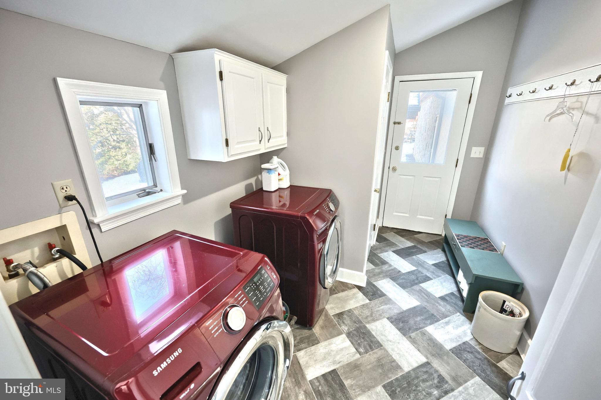 CLOVER LANE - Residential