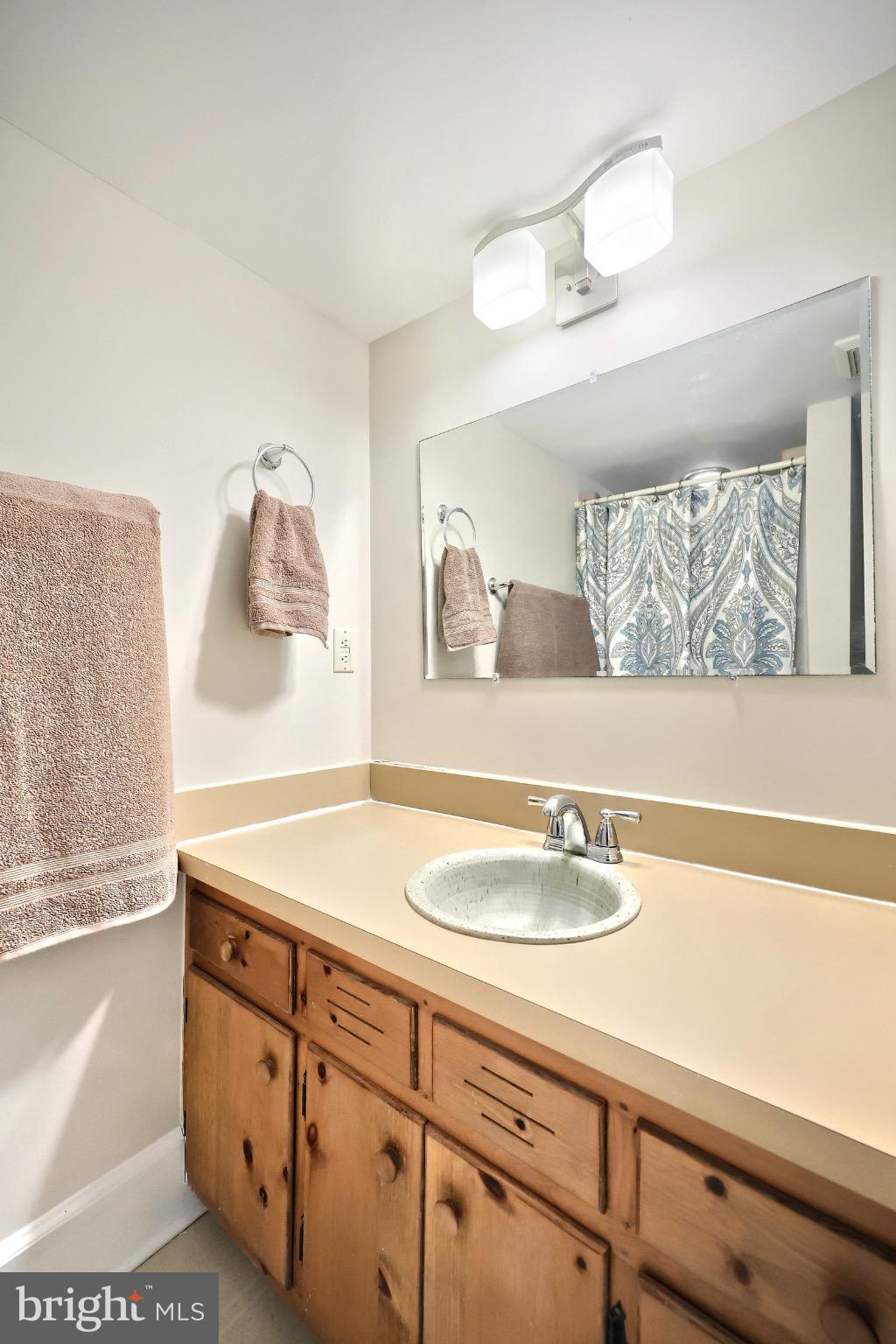 CLOVER LANE - Residential