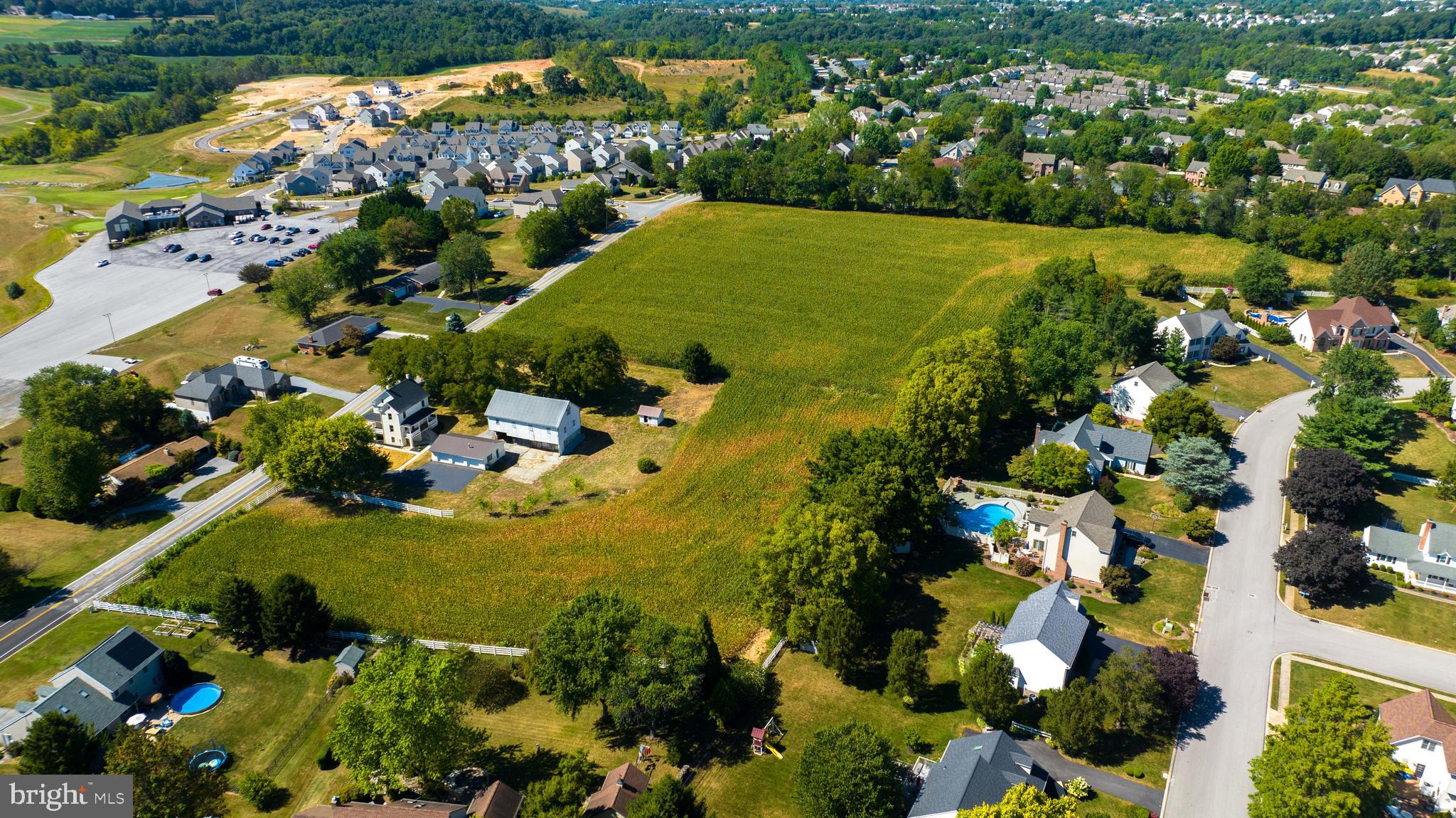 CHESTNUT HILL - Land