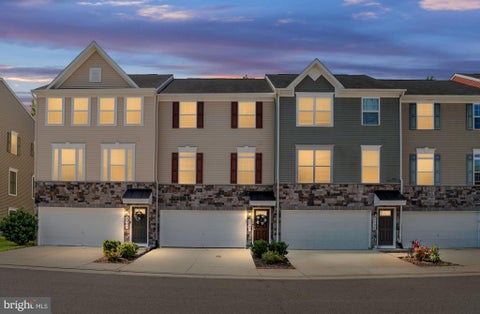 Townhouse For Sale - 2702 Wheatland Station Way<br/> Spotsylvania County, FREDERICKSBURG, VA 22408