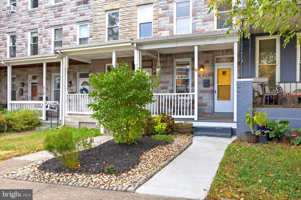Photo of 623 W 33rd Street, BALTIMORE, MD 21211 (MLS # MDBA2187670)